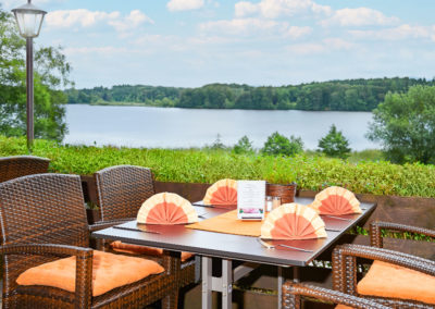 Terrasse mit Seeblick