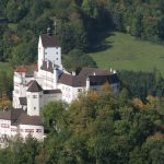 Schloss Hohenaschau mit Bergbahn