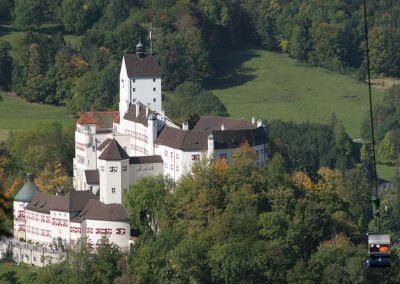 Schloss Hohenaschau mit Bergbahn